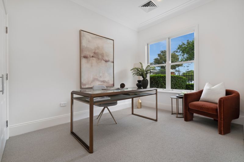 Rare Free-standing Contemporary Villa