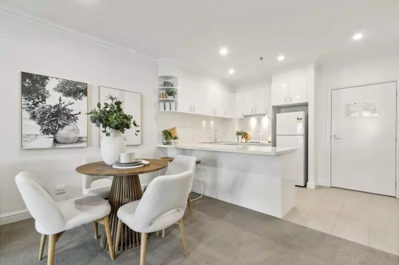 Spacious one-bedroom first-floor apartment