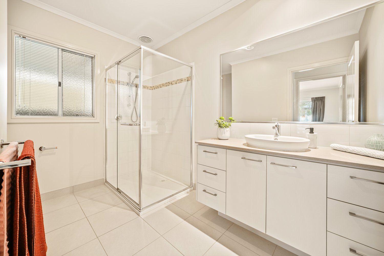 Lifestyle Communities Hastings - Freshly painted two-bedroom home