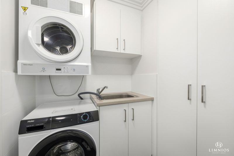 Boutique City Fringe Living with Rare Lifestyle & Investment Flexibility