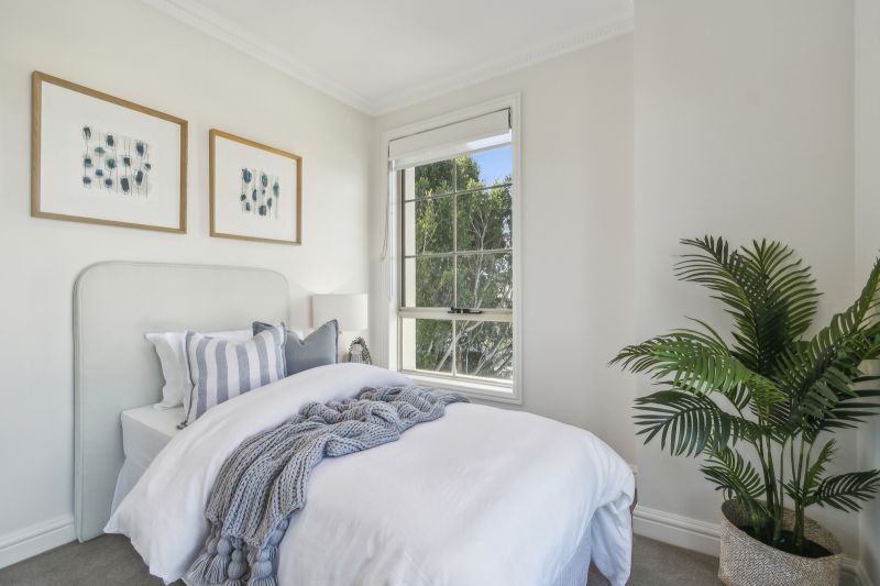 Spacious and bright two-bedroom apartment