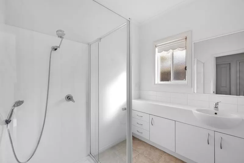 Spacious Modern Living - Peaceful Surrounds