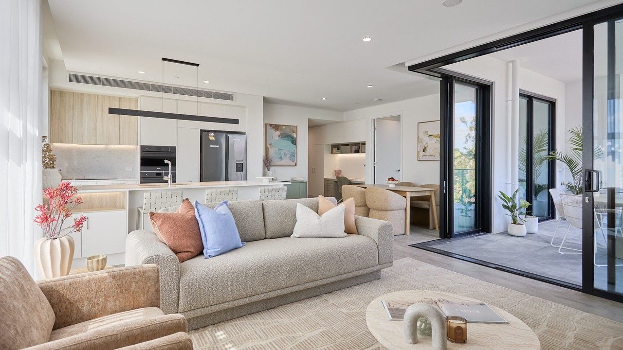 The Thornbill - large light-filled apartment with private balcony.