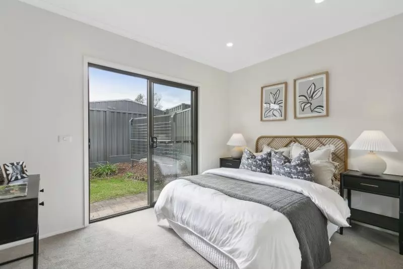 Newly refurbished 2-bed villa with open-plan kitchen