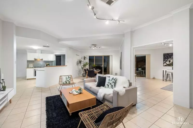 Stylish and Spacious Family Home on a big Land!