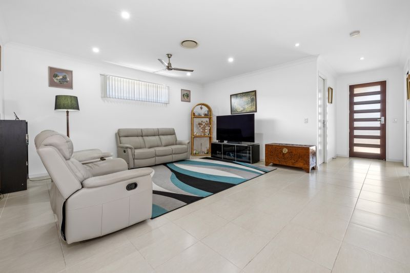 Spacious Living, Modern Three-Bedroom Design