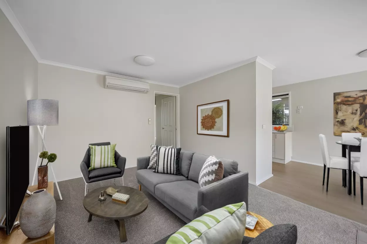 Refurbished unit with spacious courtyard