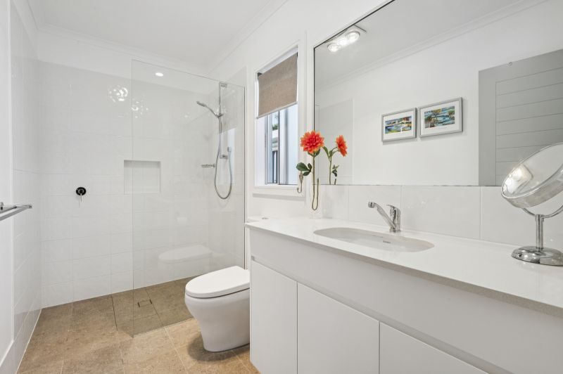 Tranquil Modern Living!