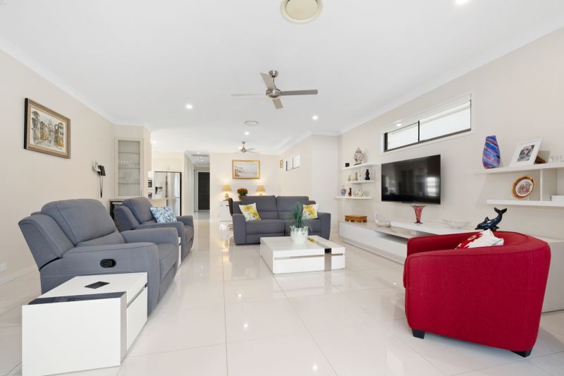 Sophisticated Living – Luxury Three-Bedroom Residence