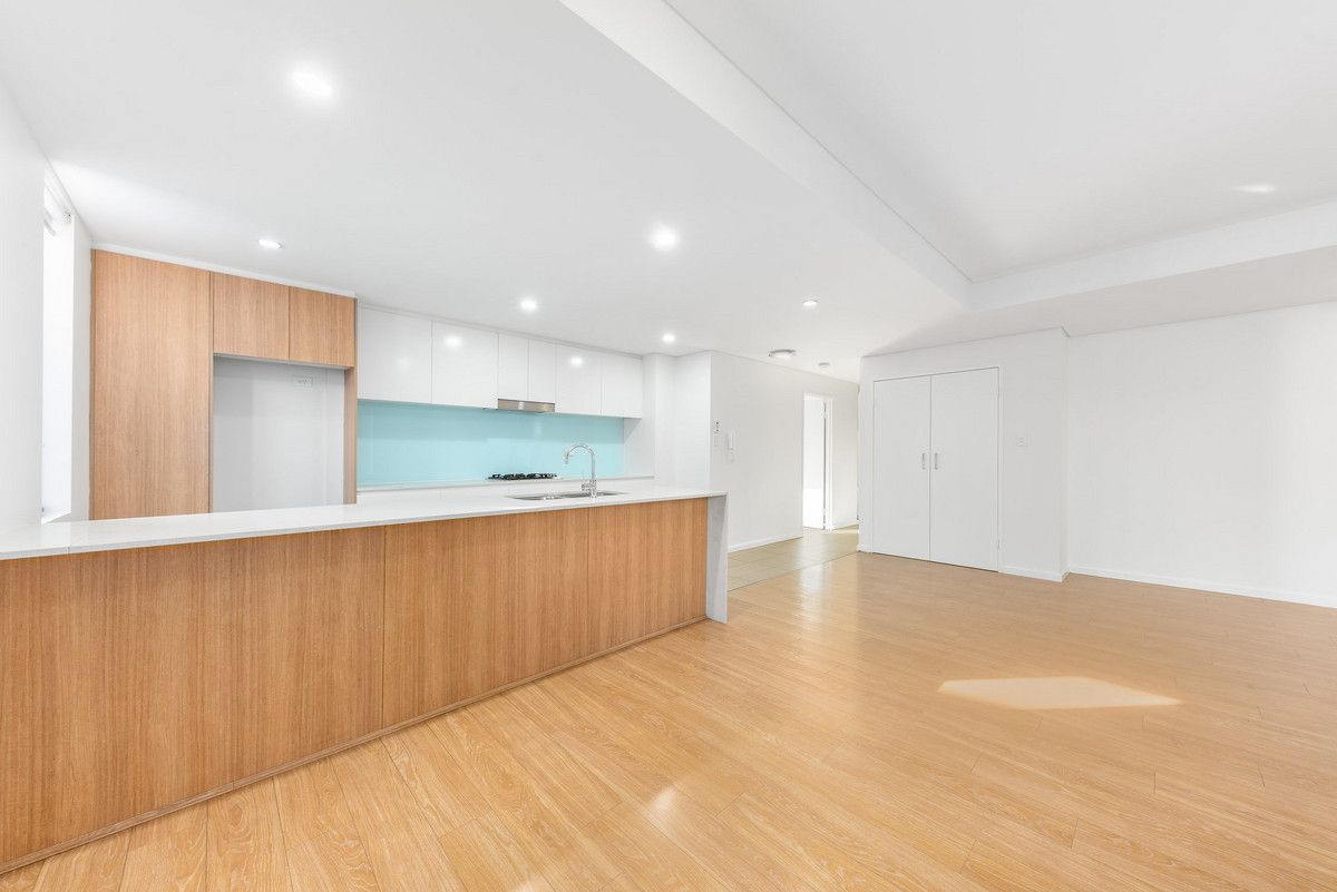 Spacious Open Plan living. This apartment has an excellent layout. Quiet location.