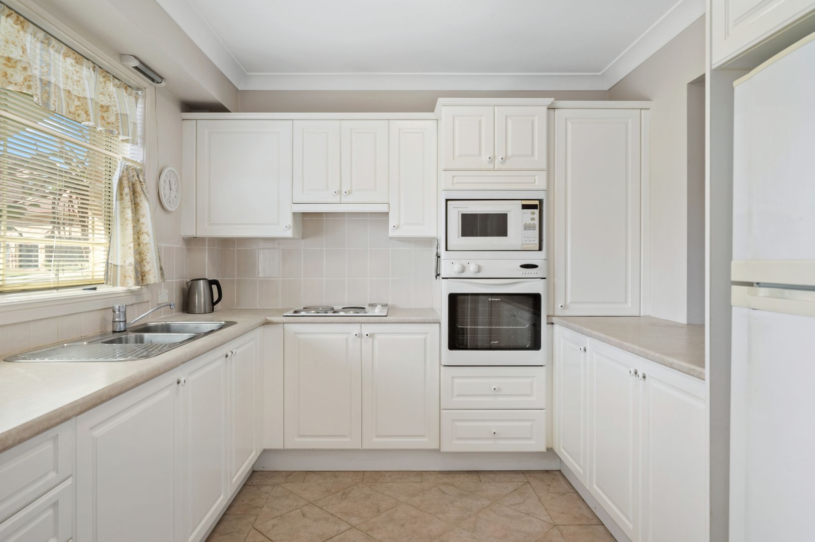 Ground floor Unit With Garage in Excellent Position