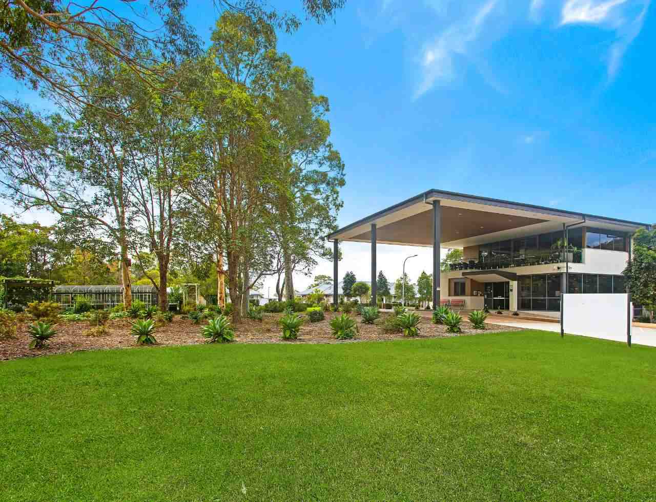 Golf-side retirement living in Newcastle - New villas now selling!