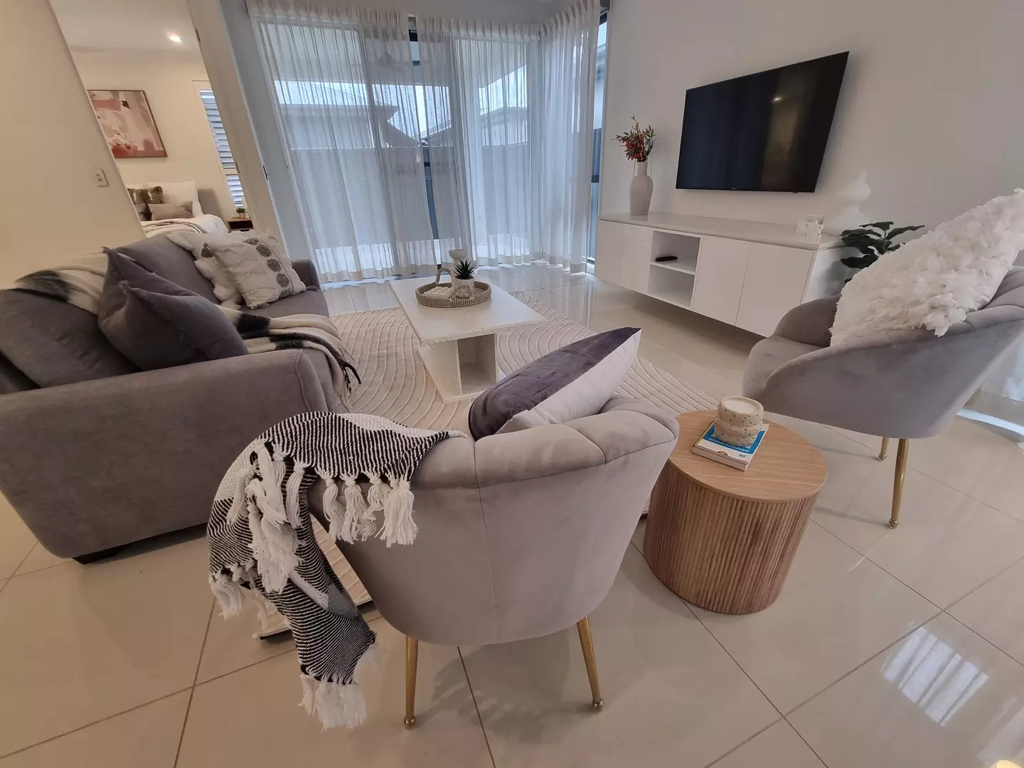 Where the Living is Easy… V109 Living Gems