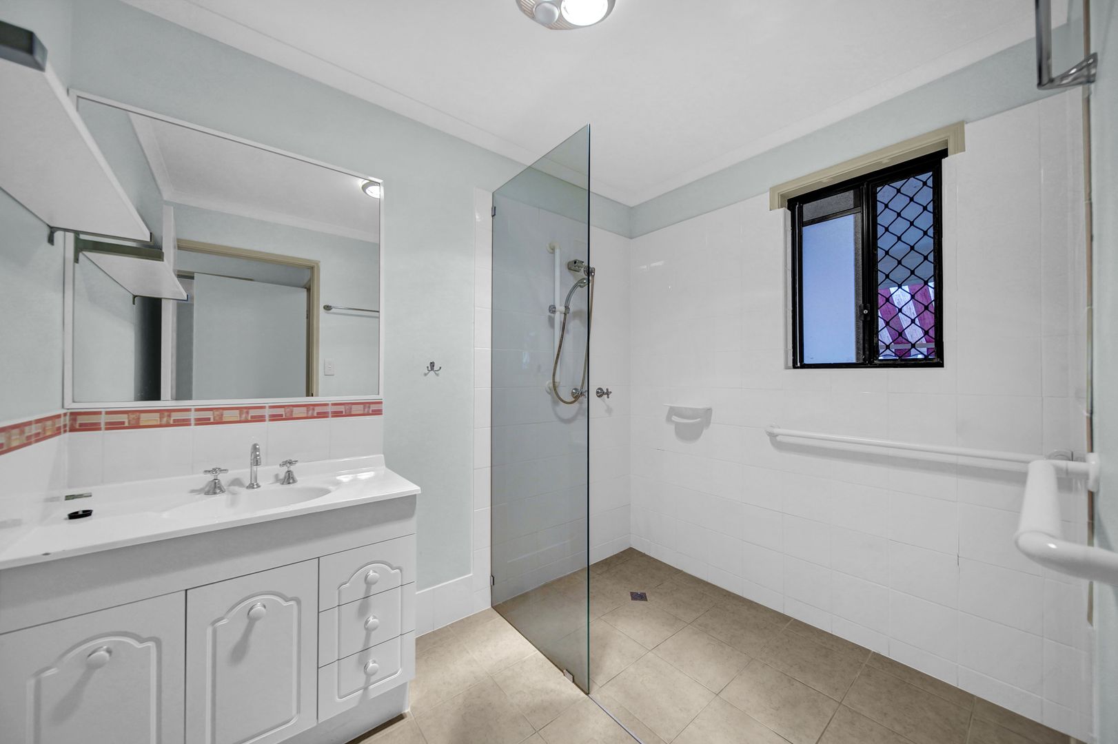 URGENT SALE REQUIRED - ALL OFFERS CONSIDERED