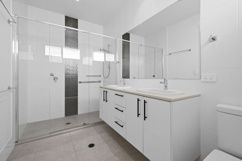 Spacious Living with Stunning Atrium Alfresco