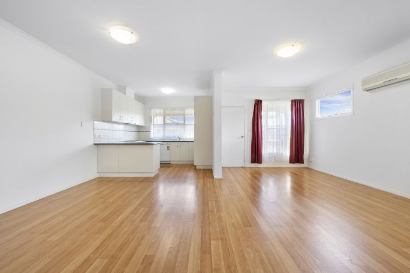 Newly Renovated- Cosy 2 Bedroom Home