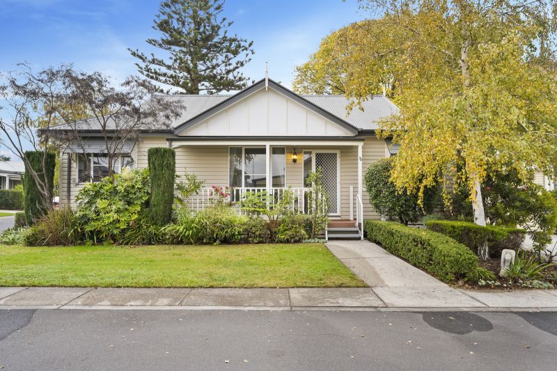 Unique Aspect - No Neighbours! 
Updated Home on Large Corner Block