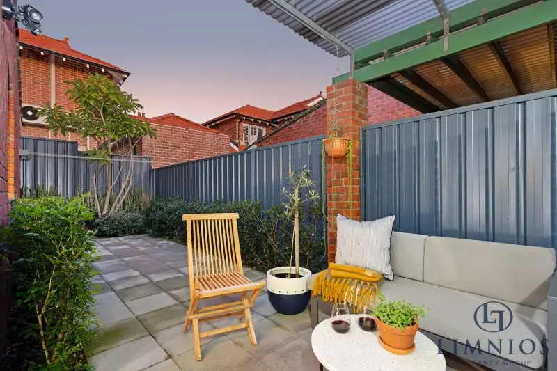 Premiere Location and Lifestyle!!