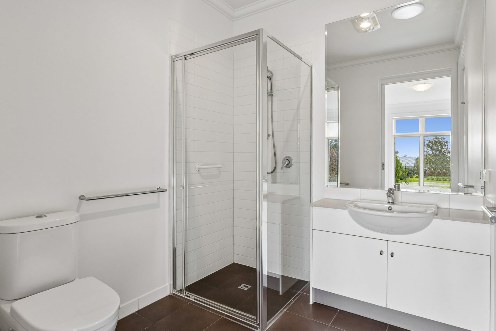 Modern Elegance, Quiet Location
