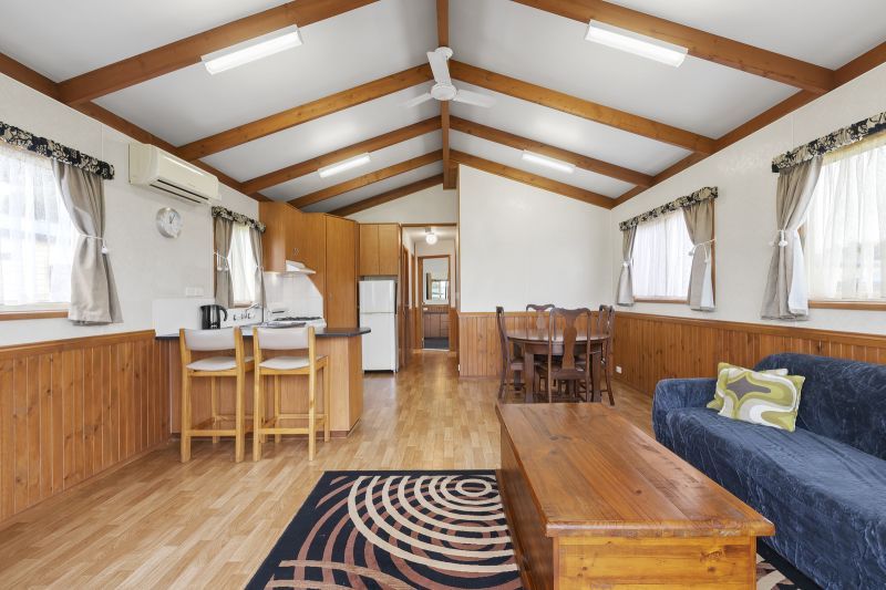 2 Bedroom Home- Pool Views- Prime Location!