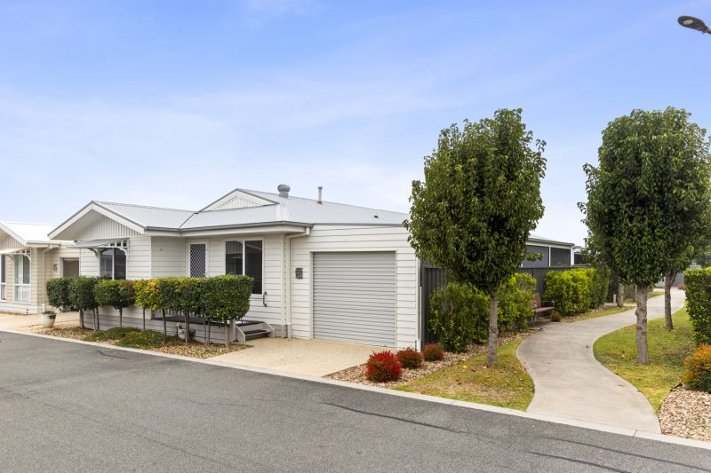 Comfortable Living in Prime Community