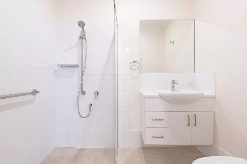 Serviced apartment full of natural light! 