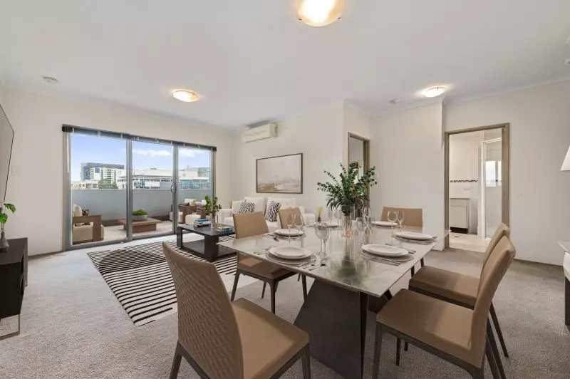 Top Floor With Park Views