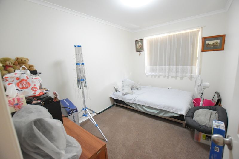 2 bedroom cottage style home with large wrap around verandah!