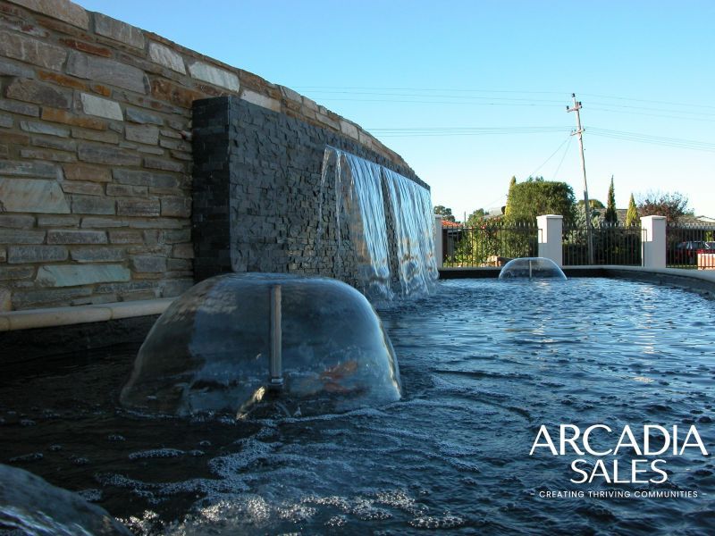 Newly Refurbished. Lovely Open Plan living
