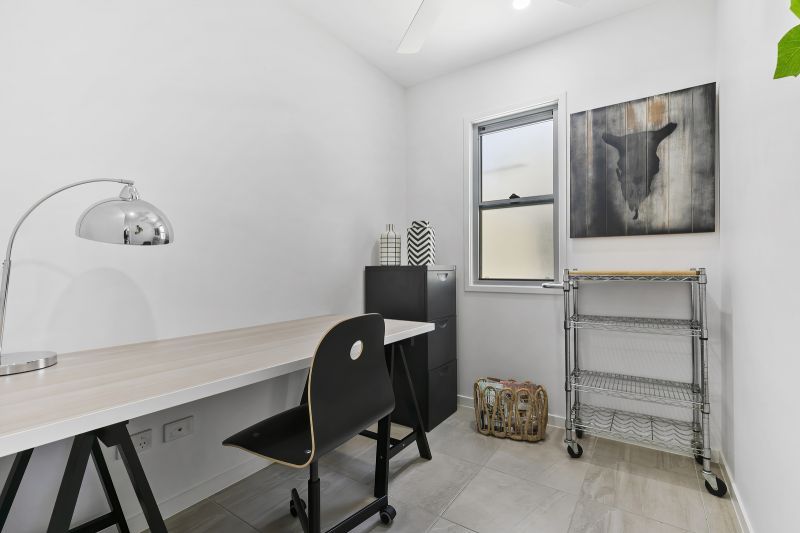 Tropical Oasis- Stunning 2 Bedroom Home + Study