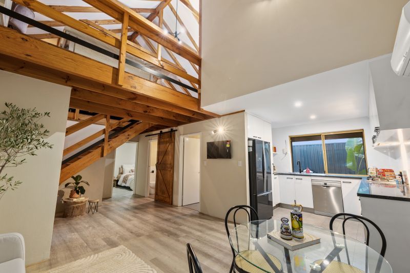 Captivating Cabin-Style  Cottage