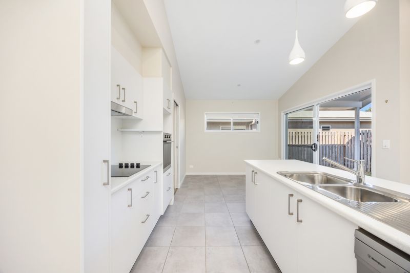 Spacious & Stylish  - Two Bedrooms + Study