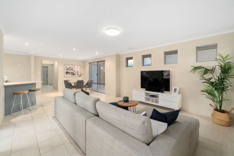 Beachside and Coastal Retreat Living!