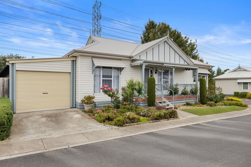 Quiet, Corner Location – Spacious Design