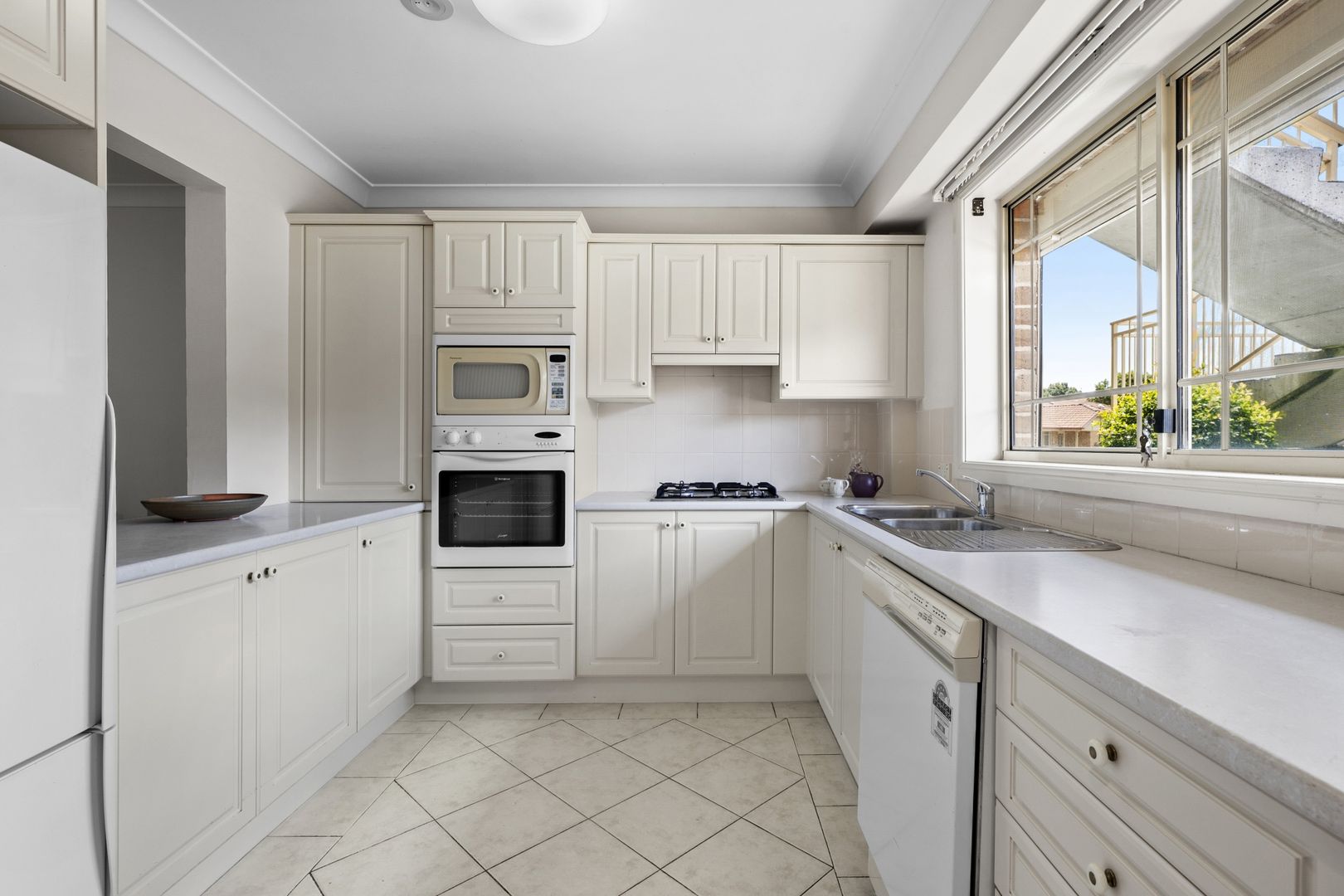 Ground floor Unit With Garage in Excellent Position