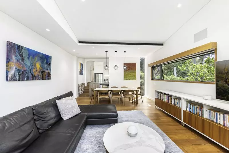 Enviable private position in a quiet but convenient street