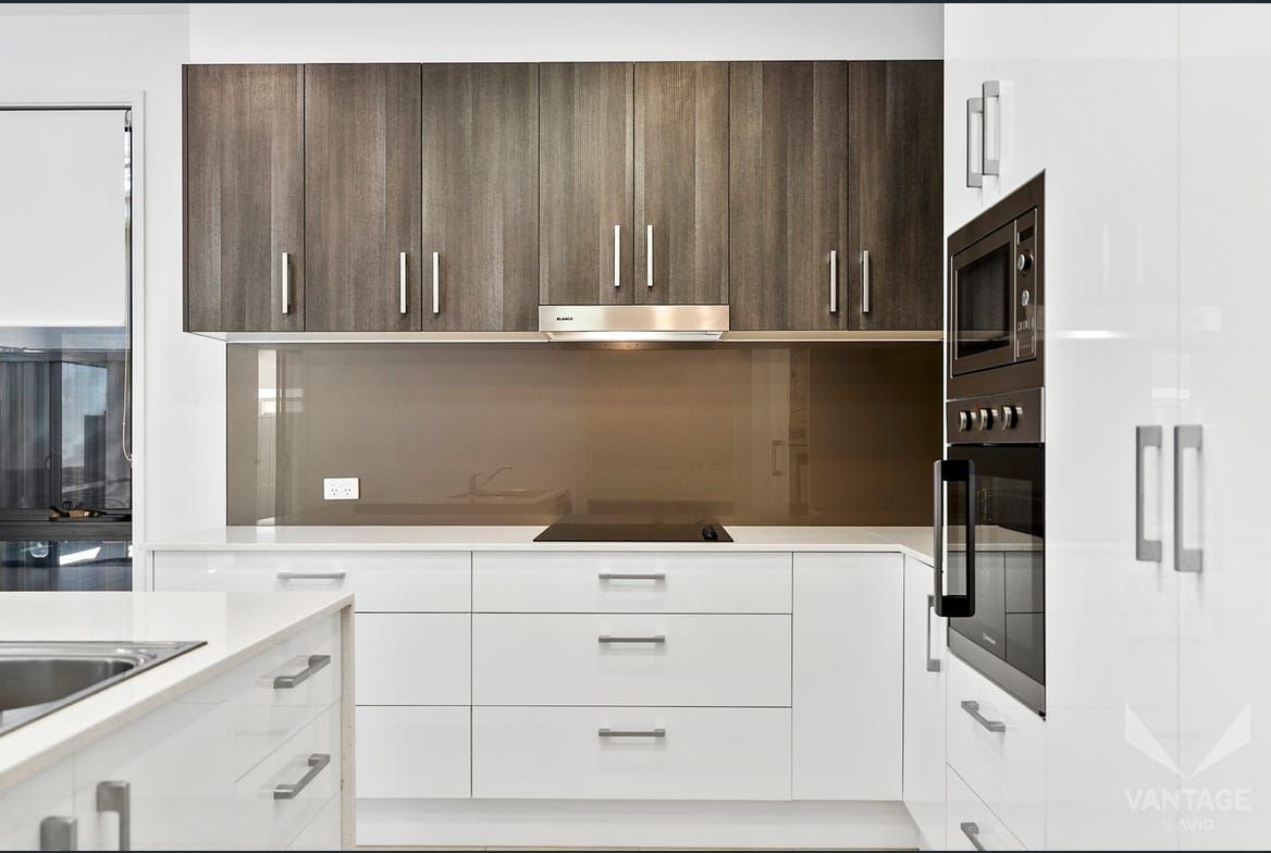 2 bed home, ready for its new owner.