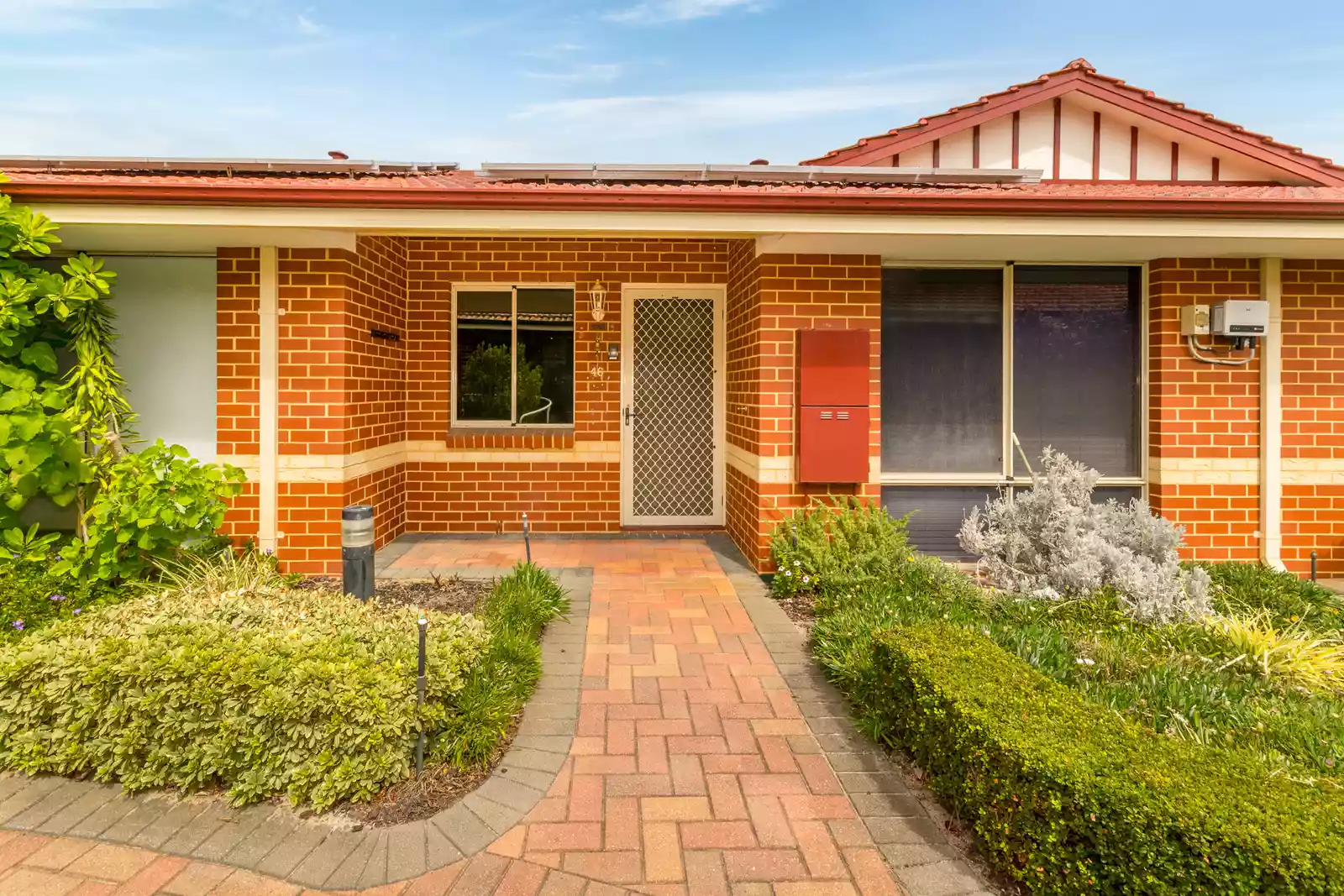 Well-appointed villa nearby to amenities