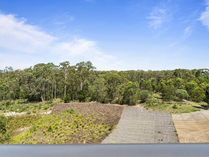 Oversized one bedder with lake views