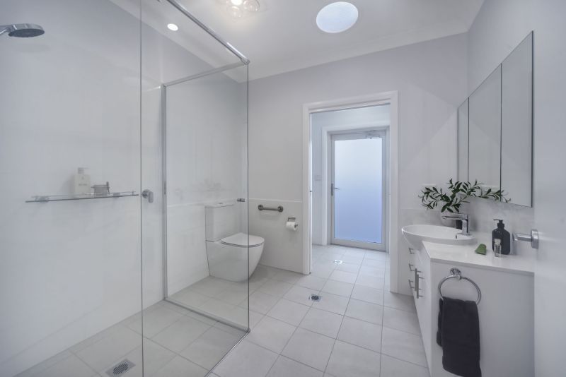 Modern villa in central location