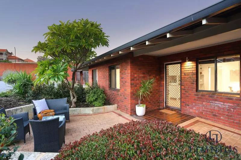 Premiere Location and Lifestyle!!