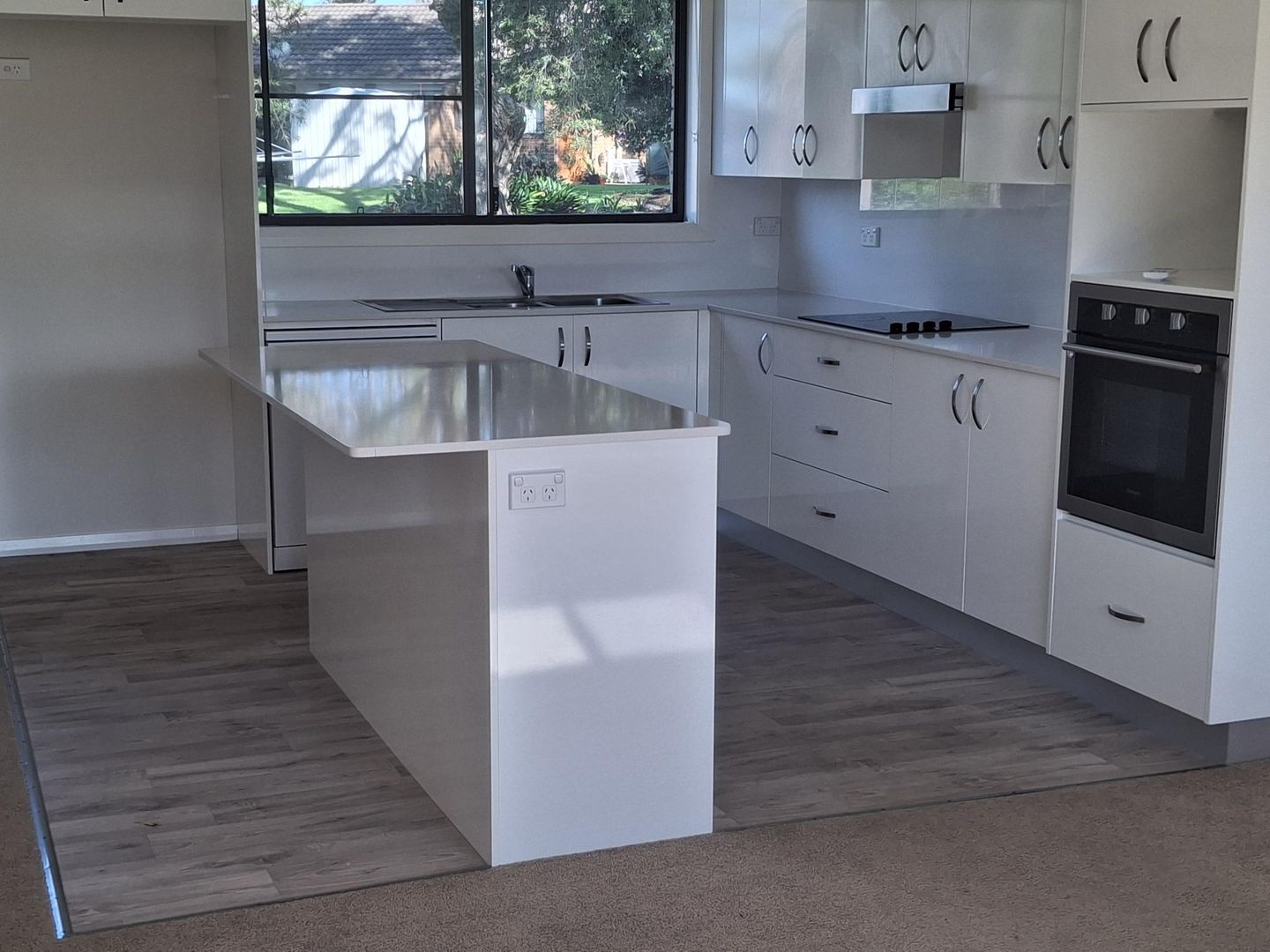 Spacious and Bright 2 Bedroom Room Home