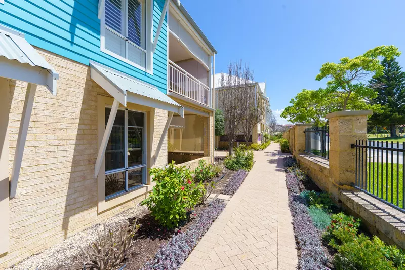 Parkside Apartment with Spacious Layout and Private Patio