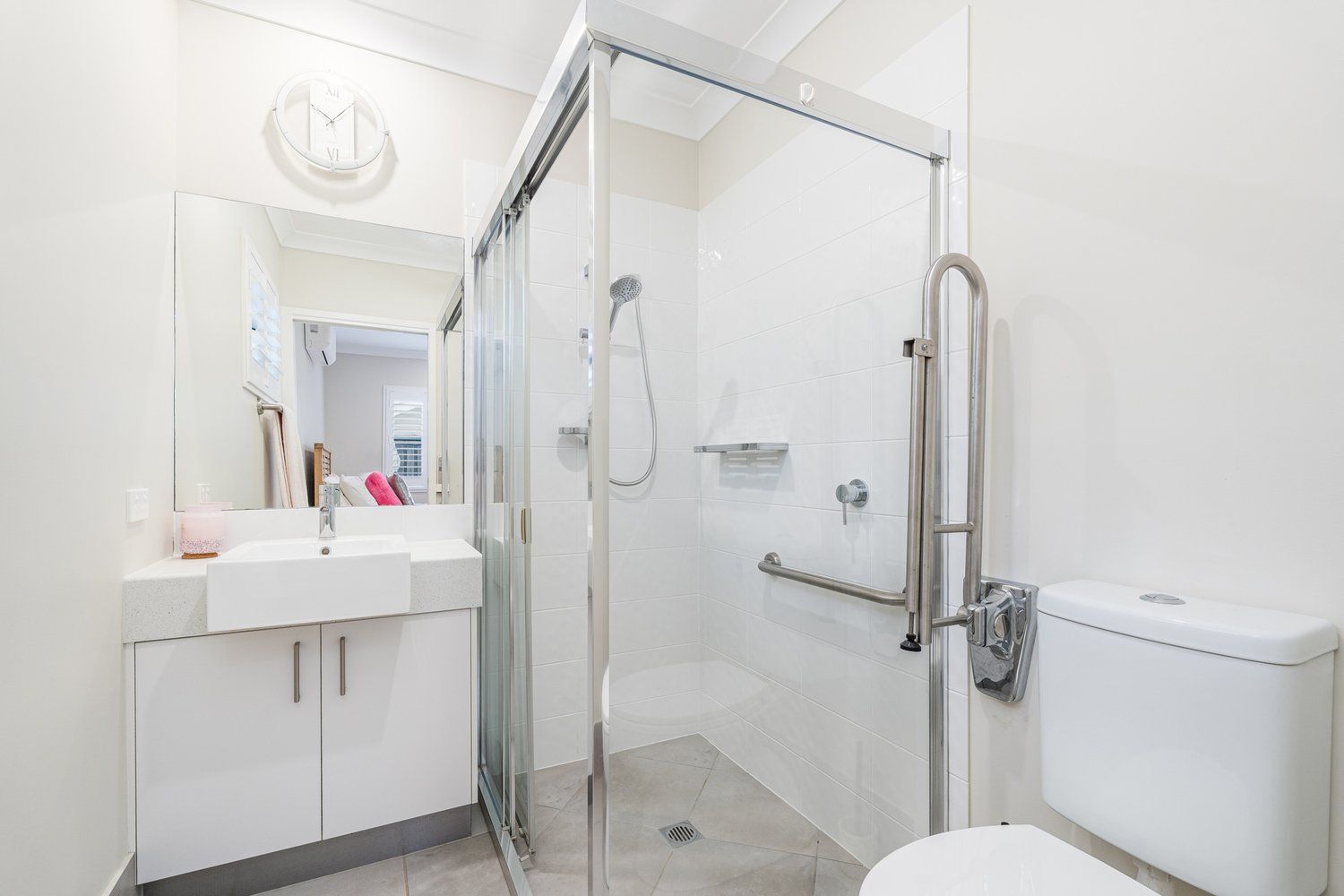 Fresh, Modern Haven with Private Entertaining