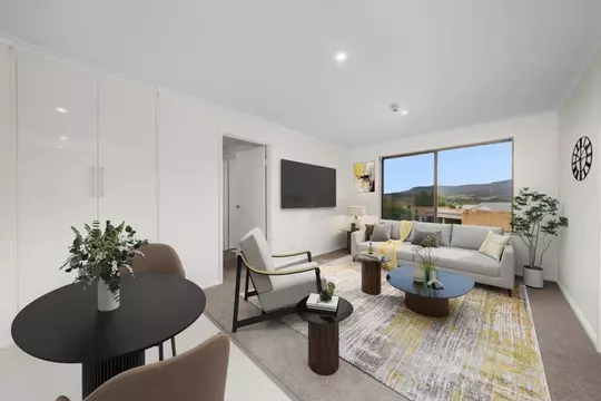 Two-bedroom apartment with water glimpses of Derwent river