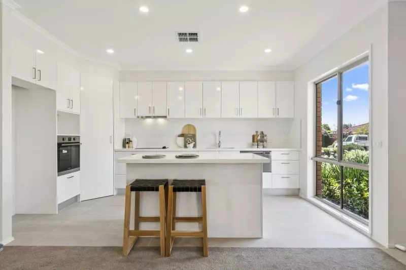 Stylish upgraded 2-bedroom villa