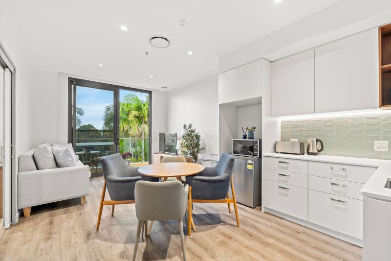 North facing apartment overlooking the bowling green