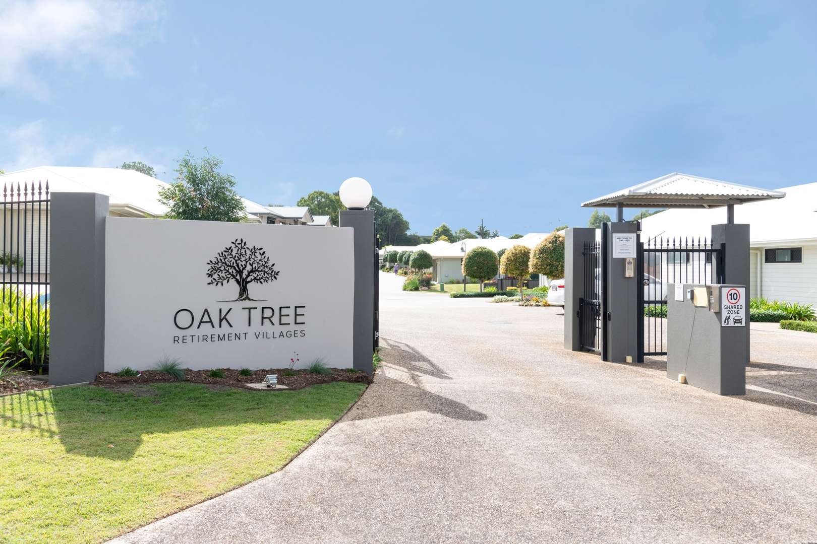 2 Bed + 1 Bath + Powder Room 'Waratah' Villa 