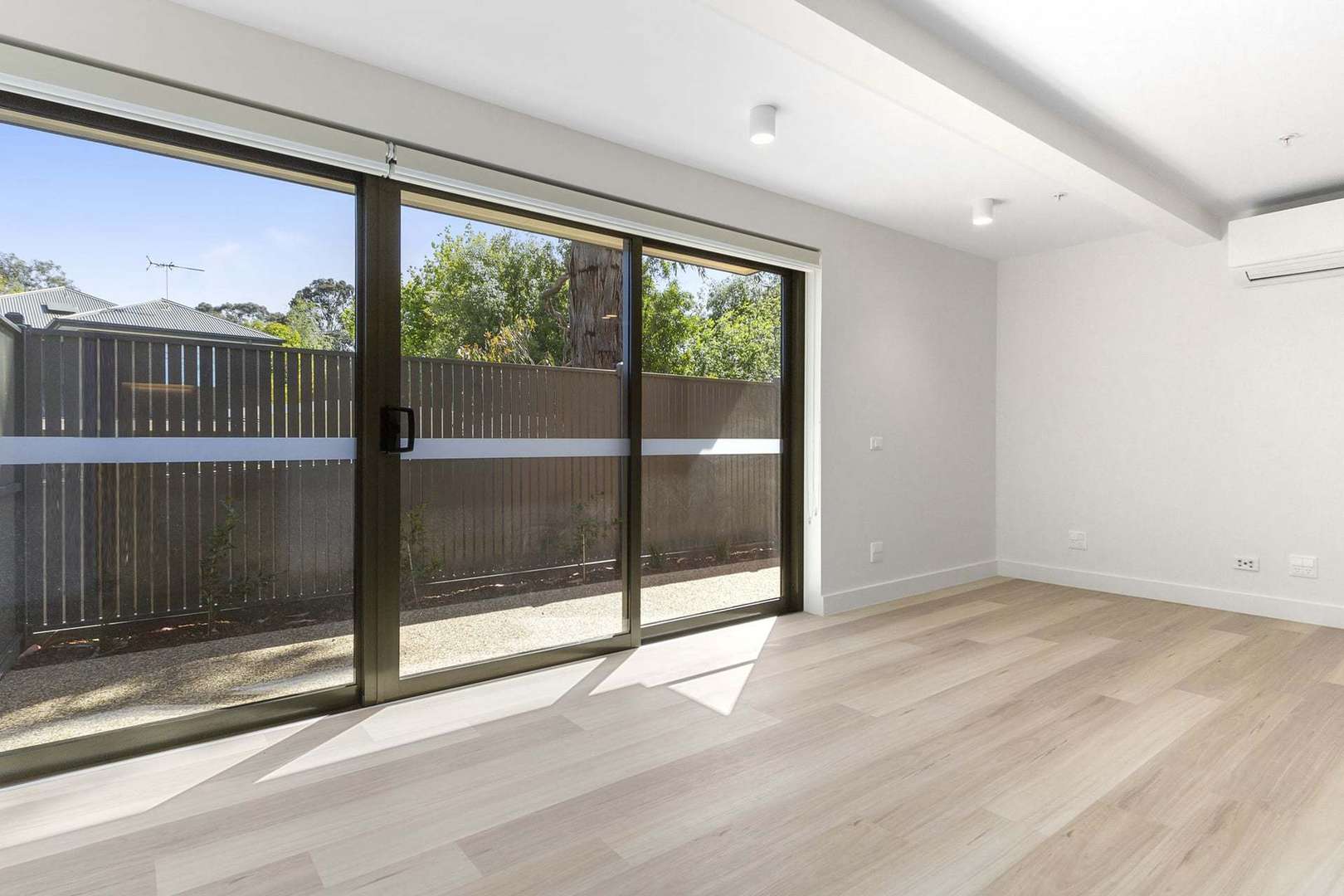 Stunning new and spacious north-facing apartment