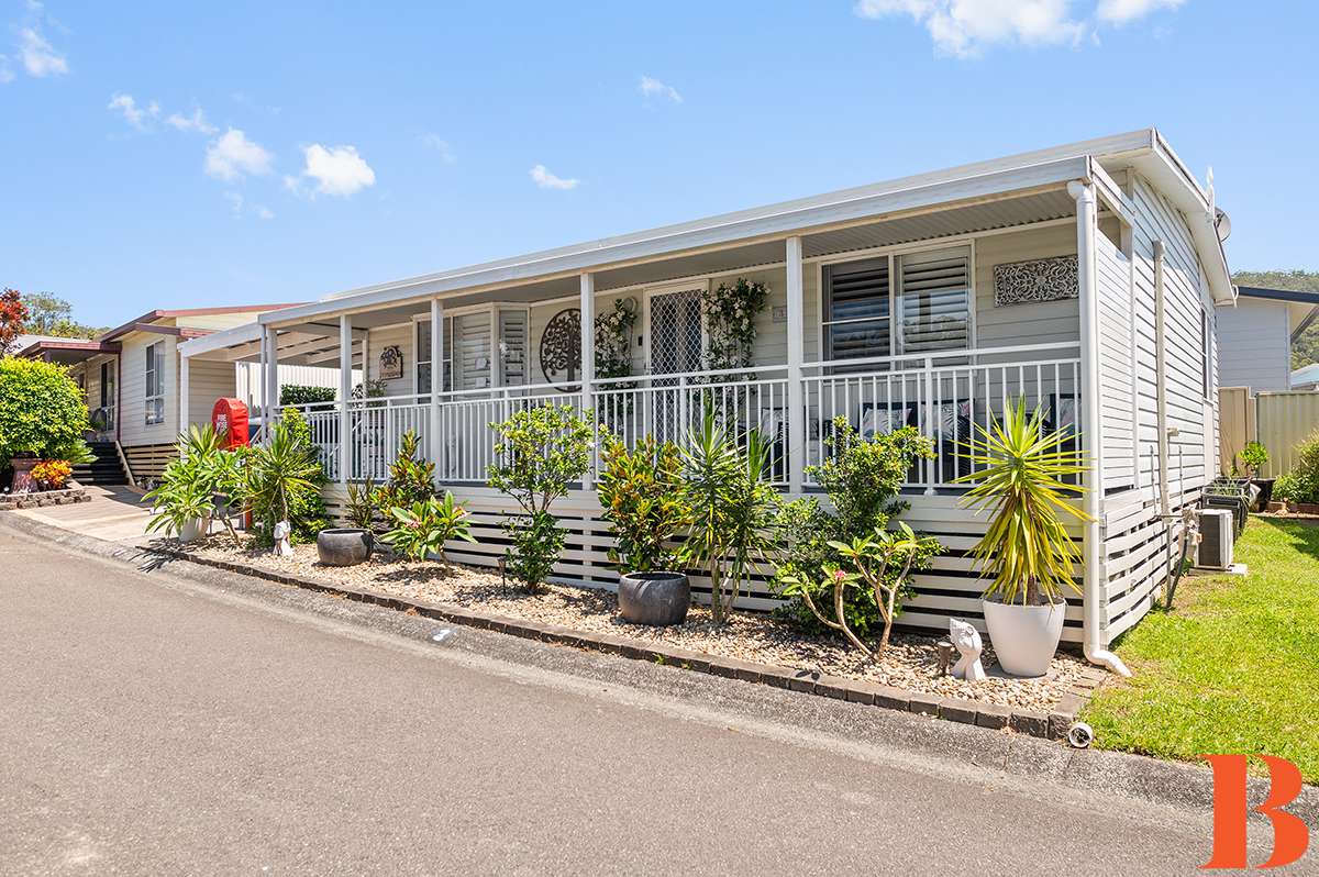 DEPOSIT TAKEN / UNDER CONTRACT -  Broadlands Summer Lifestyle - Presentation Unrivalled